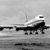 1969 Το Μπόινγκ 747 πραγματοποιεί την παρθενική του πτήση