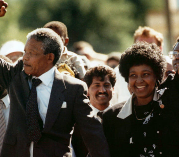 Στις 11 Φεβρουαριου του 1990 απελευθερώνεται ο Νέλσον Μαντέλα